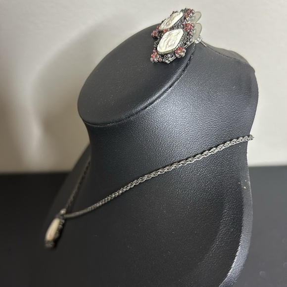 Cameo Necklace Earrings Jewelry Set​ - Picture 4 of 11